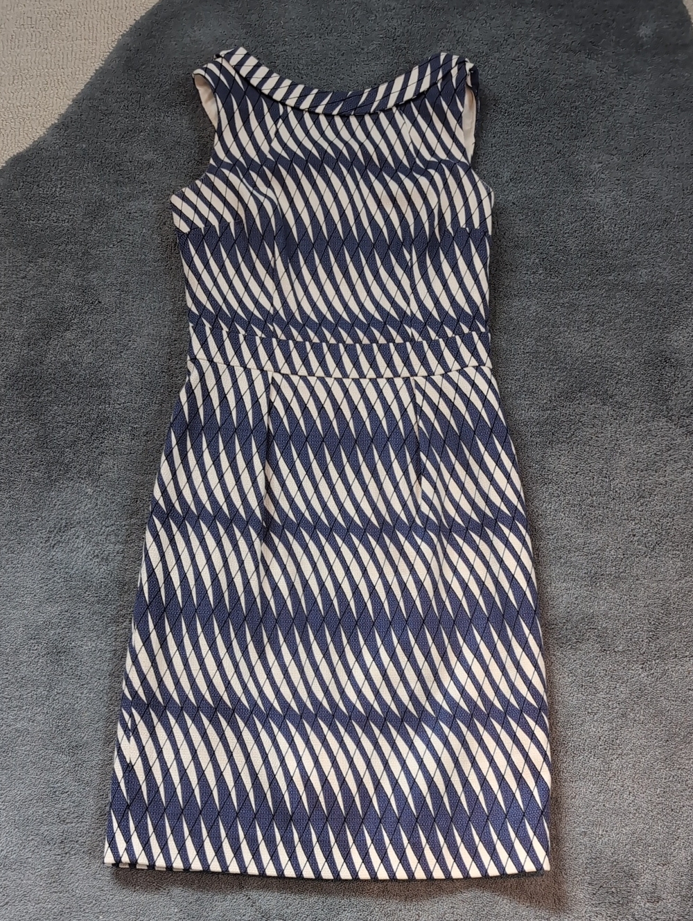 Boden Structured Shift Dress In Geometric Blue Print
